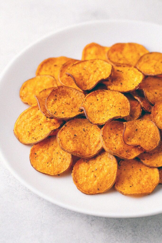 Korenené batatové čipsy v teplovzdušnej fritéze