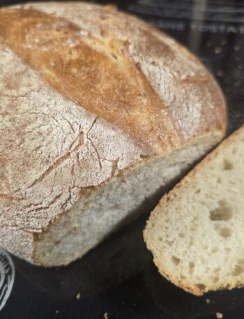 Domáci chlieb z teplovzdušnej fritézy: Rýchly a chutný recept