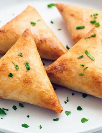 Pikantné kuracie briouaty v teplovzdušnej fritéze