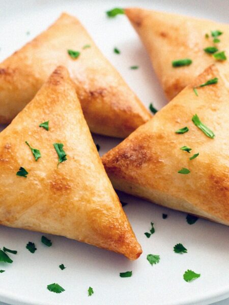 Pikantné kuracie briouaty v teplovzdušnej fritéze