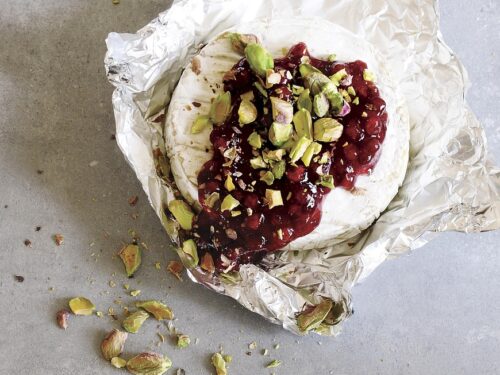 Pečený camembert s brusnicami v teplovzdušnej fritéze