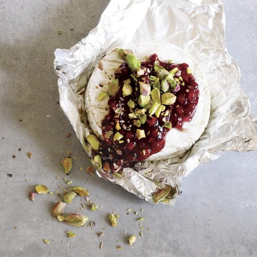 Pečený camembert s brusnicami v teplovzdušnej fritéze