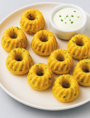 Kukuričné minibábovky s bylinkami a syrom v teplovzdušnej fritéze