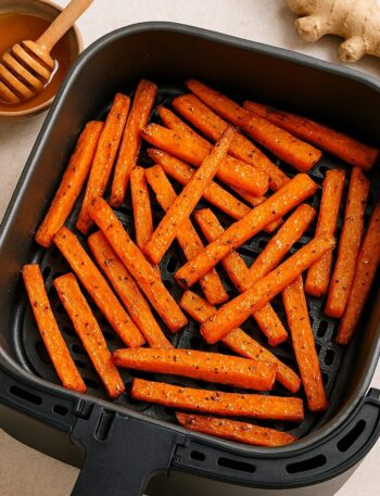 Mrkvové hranolky s medom a zázvorom v teplovzdušnej fritéze