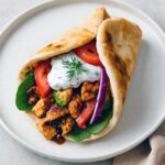 kuraci gyros v pita chlebe