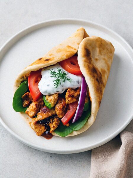 kuraci gyros v pita chlebe