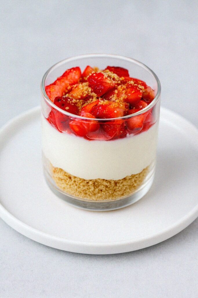 Nepečený Cheesecake do pohára s jahodami