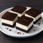 Čokoládové tvarohové kocky s kakaovými sušienkami