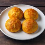 Žemličky s cottage cheese v teplovzdušnej fritéze / rúre