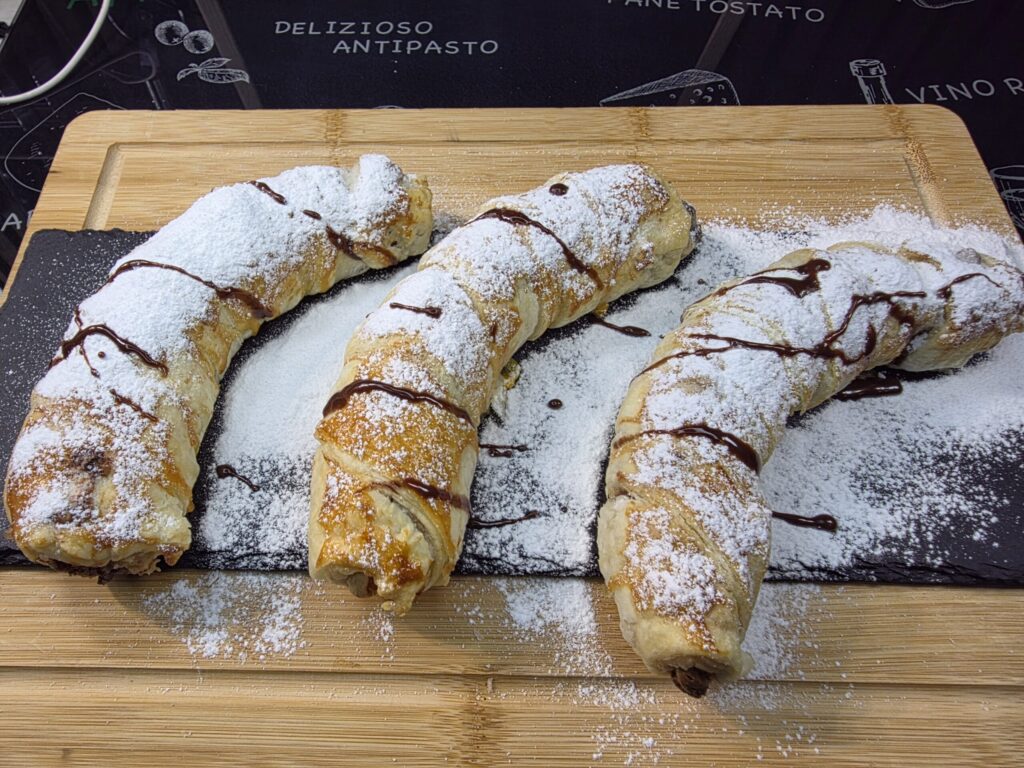 Banán v lístkovom ceste s Kinder čokoládou – 25 minút