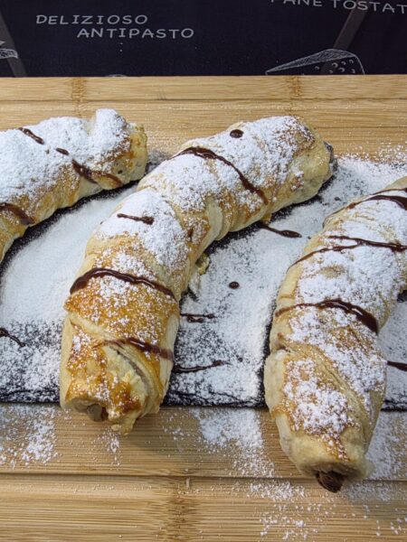 Banán v lístkovom ceste s Kinder čokoládou – 25 minút