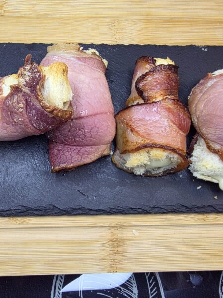 toastove-syrove-rolky-v-slanine